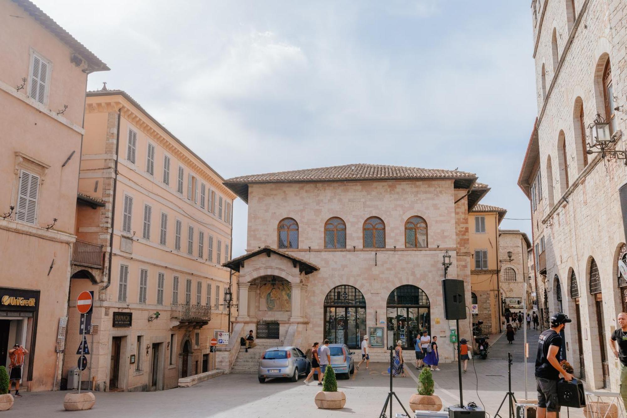 Suite Comunicanti, Tra Antico E Moderno Assisi Exteriör bild